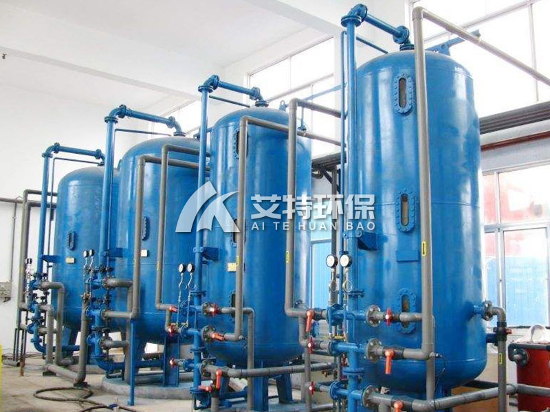 浮动上滤式过滤器的工作原理是什么？